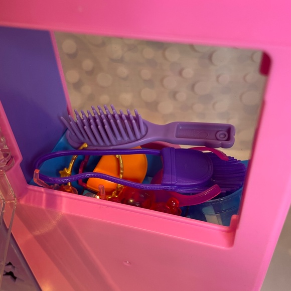 Barbie Extra 🕶️👜Surprise Fashion Playset & doll - Picture 15 of 16